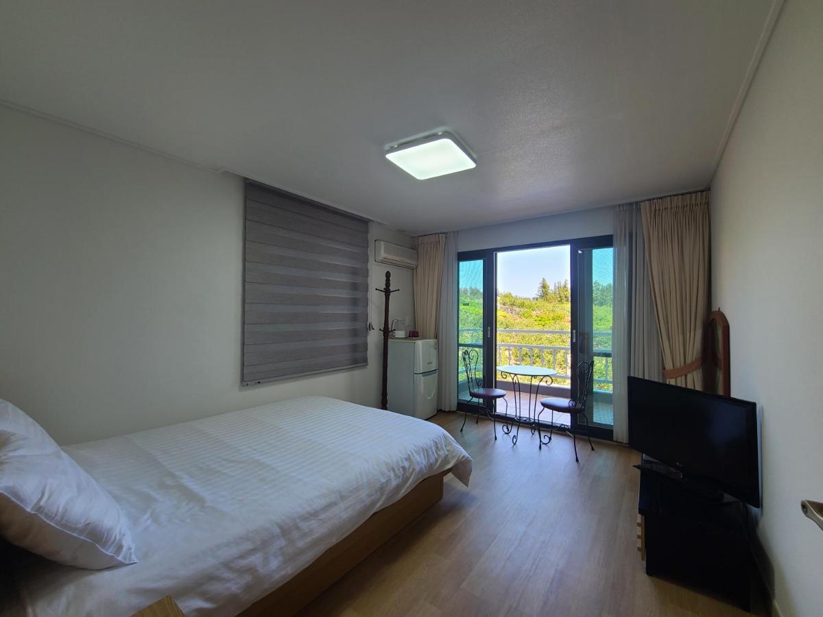 Hera Castle Pension Seogwipo Dış mekan fotoğraf