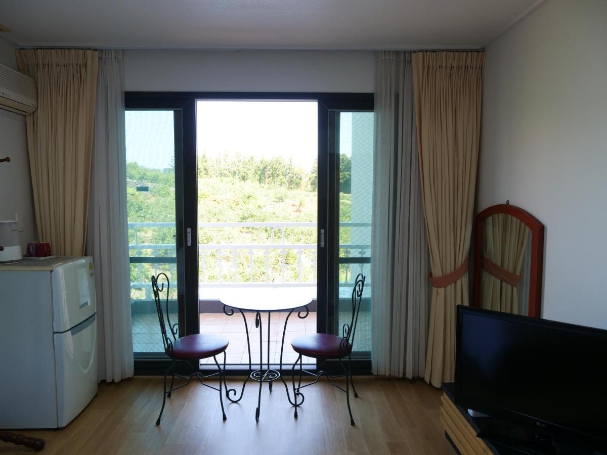 Hera Castle Pension Seogwipo Dış mekan fotoğraf