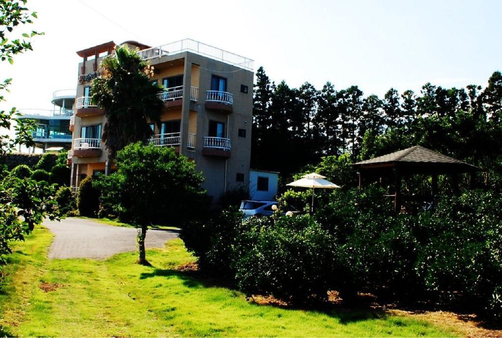 Hera Castle Pension Seogwipo Dış mekan fotoğraf